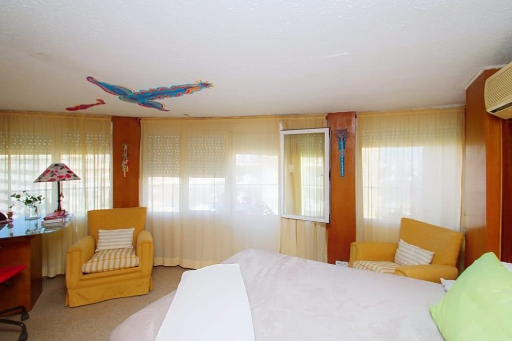 BRIGHT APARTMENT WITH LARGE SUNNY TERRACE AND PANORAMIC VIEWS 24