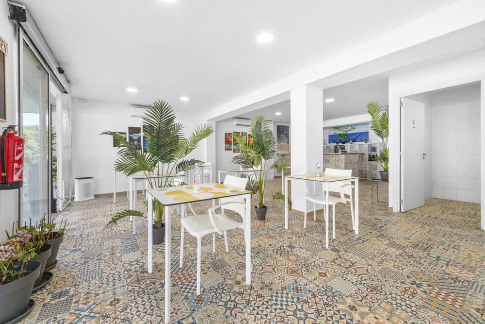 HOSTEL COM CAFETARIA EM EL ARENAL 10