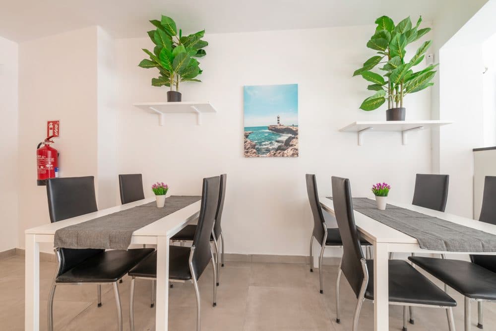 HOSTEL COM CAFETARIA EM EL ARENAL 8