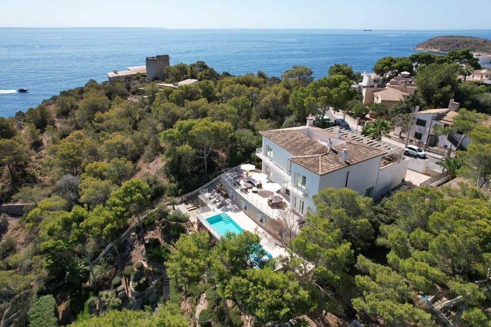 PALMANOVA: DREAM VILLA ON THE FIRST SEA LINE 4