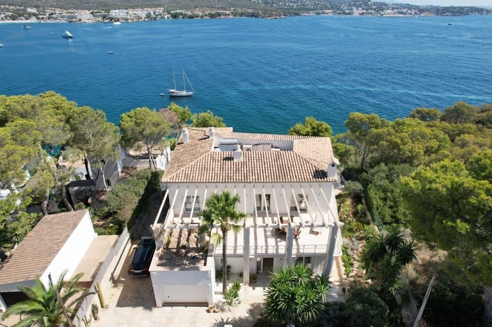 PALMANOVA: DREAM VILLA ON THE FIRST SEA LINE 3