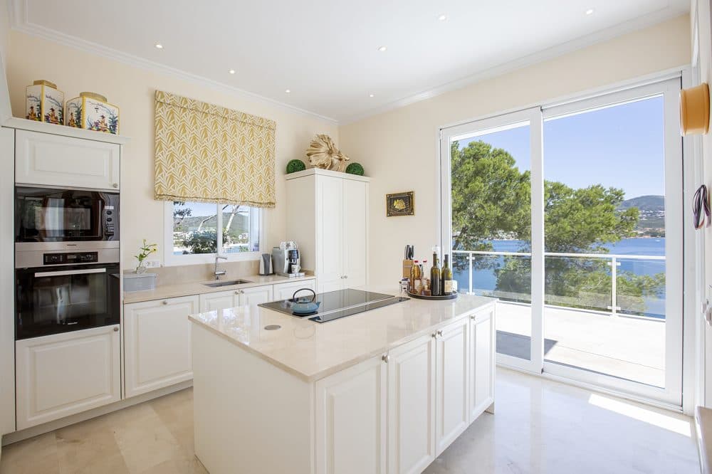 PALMANOVA: DREAM VILLA ON THE FIRST SEA LINE 20