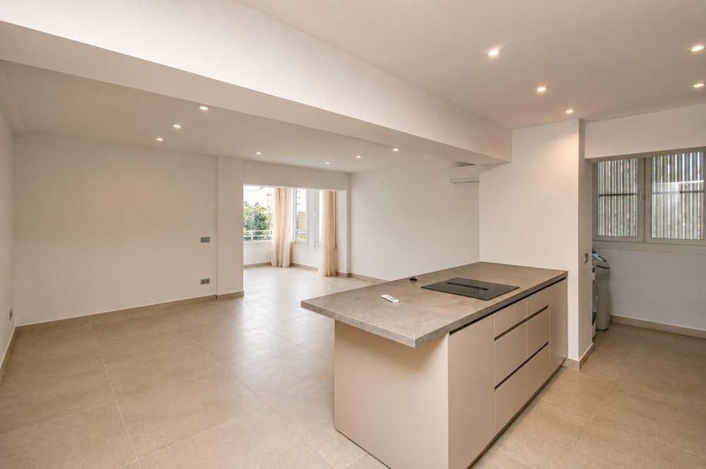 PUERTO PORTALS: RENOVATED APARTMENT IN AN EXCLUSIVE LOCATION 2