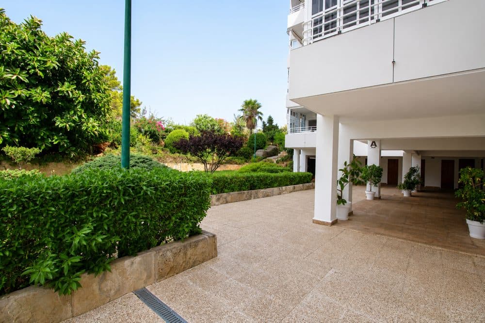 PUERTO PORTALS: RENOVATED APARTMENT IN AN EXCLUSIVE LOCATION