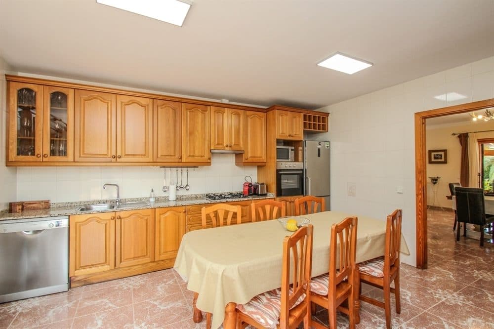 MALLORCA: IDYLLIC FINCA WITH AVOCADO TREES AND ETV LICENCE 7