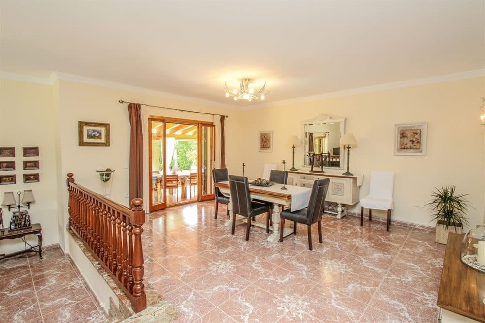 MALLORCA: IDYLLIC FINCA WITH AVOCADO TREES AND ETV LICENCE 9