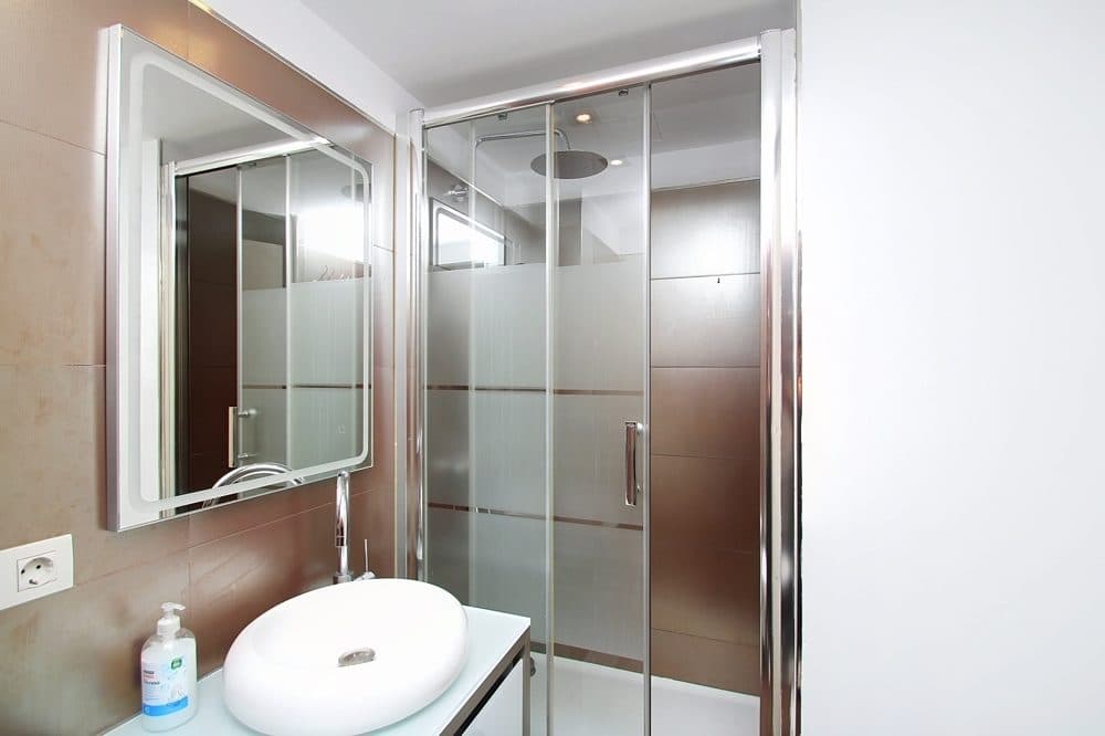 SANTA CATALINA: INVESTMENT PACKAGE WITH 6 RESIDENTIAL UNITS AND APPROX. 5 % RETURN 5