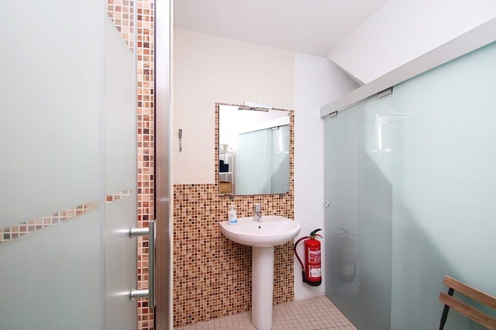 SANTA CATALINA: INVESTMENT PACKAGE WITH 6 RESIDENTIAL UNITS AND APPROX. 5 % RETURN 20