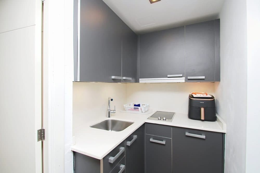 SANTA CATALINA: INVESTMENT PACKAGE WITH 6 RESIDENTIAL UNITS AND APPROX. 5 % RETURN 8