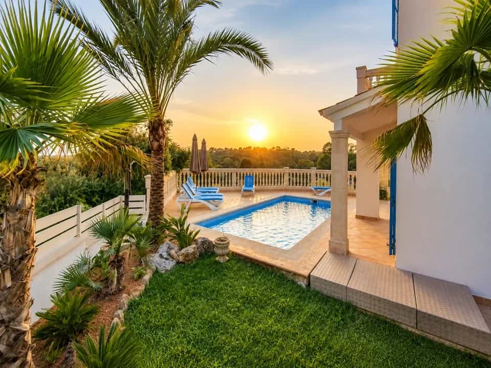 CALA PI: SEAFRONT VILLA WITH PANORAMIC VIEWS AND ETV LICENCE