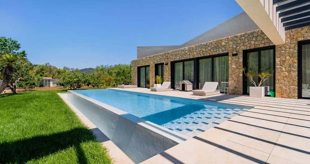 ESPORLES: NEW BUILD VILLA WITH SALTWATER POOL AND SMART HOME 2