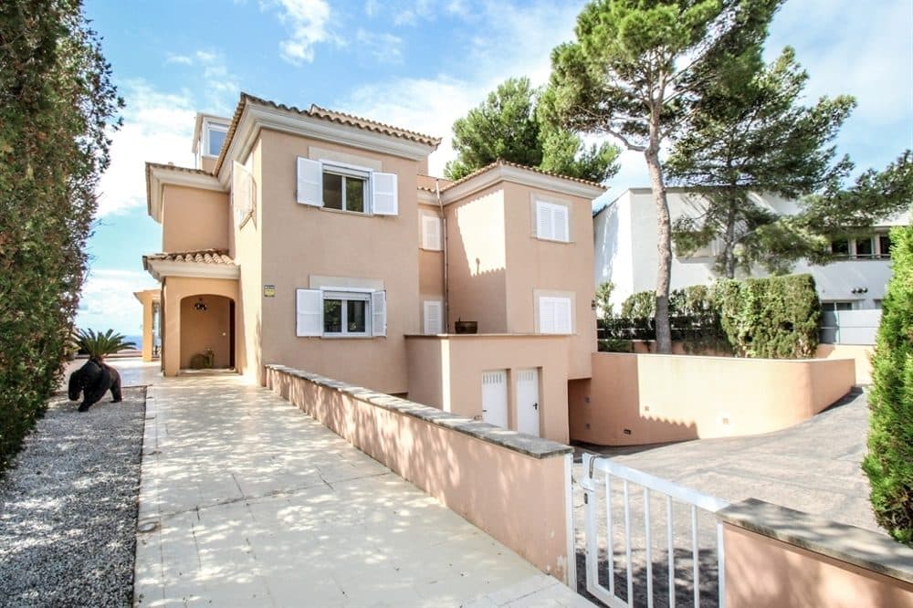 PUIG DE ROS: SEMI-DETACHED HOUSE ON THE FIRST SEA LINE 30
