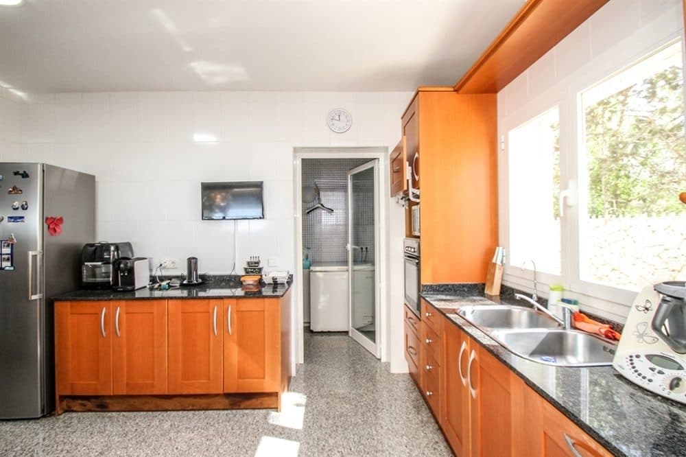 PUIG DE ROS: SEMI-DETACHED HOUSE ON THE FIRST SEA LINE 17
