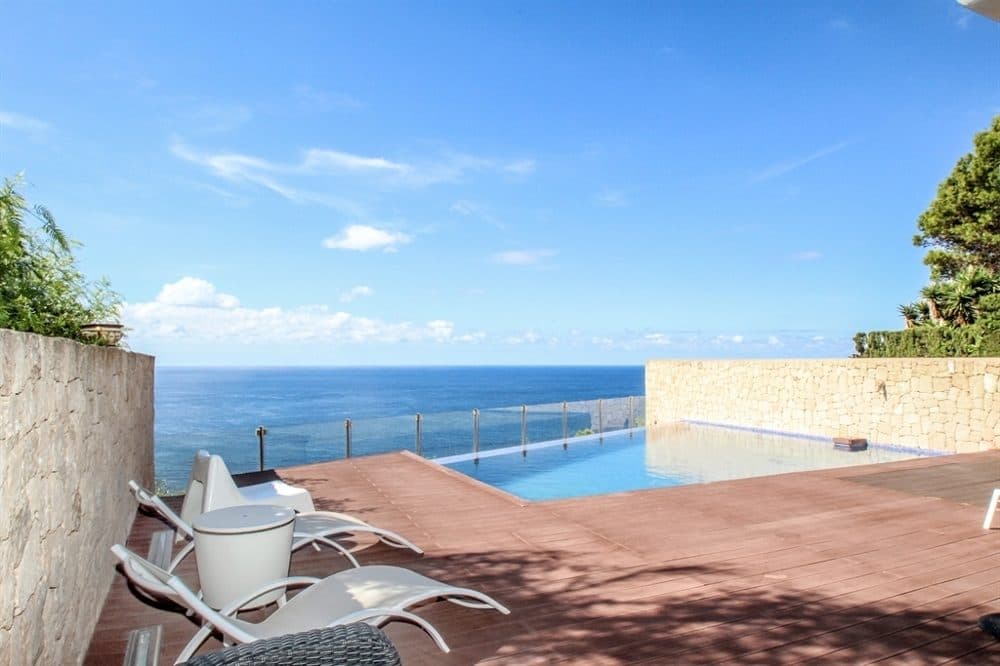 PUIG DE ROS: SEMI-DETACHED HOUSE ON THE FIRST SEA LINE 10