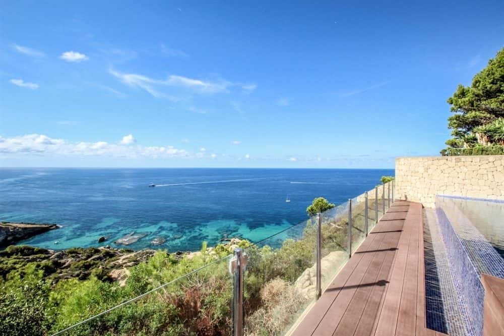 PUIG DE ROS: SEMI-DETACHED HOUSE ON THE FIRST SEA LINE 3