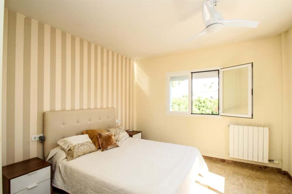 PUIG DE ROS: SEMI-DETACHED HOUSE ON THE FIRST SEA LINE 23