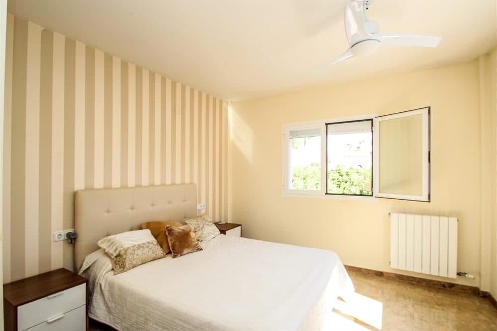PUIG DE ROS: SEMI-DETACHED HOUSE ON THE FIRST SEA LINE 23