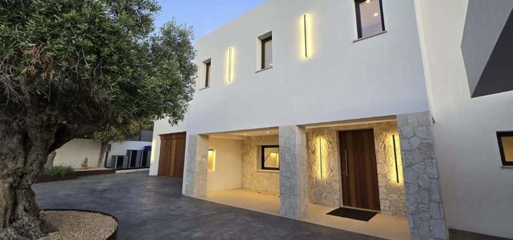 SANTA PONSA: ELEGANT LUXURY VILLA IN A PREMIUM LOCATION 16