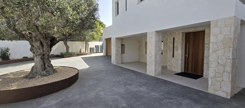 SANTA PONSA: ELEGANT LUXURY VILLA IN A PREMIUM LOCATION 11