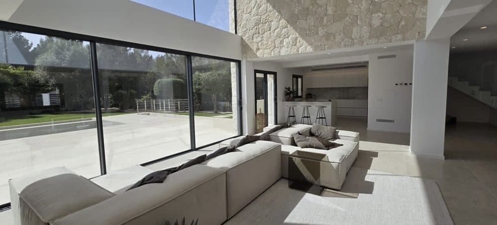 SANTA PONSA: ELEGANT LUXURY VILLA IN A PREMIUM LOCATION 7
