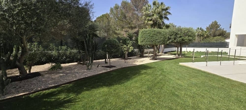 SANTA PONSA: ELEGANT LUXURY VILLA IN A PREMIUM LOCATION 20
