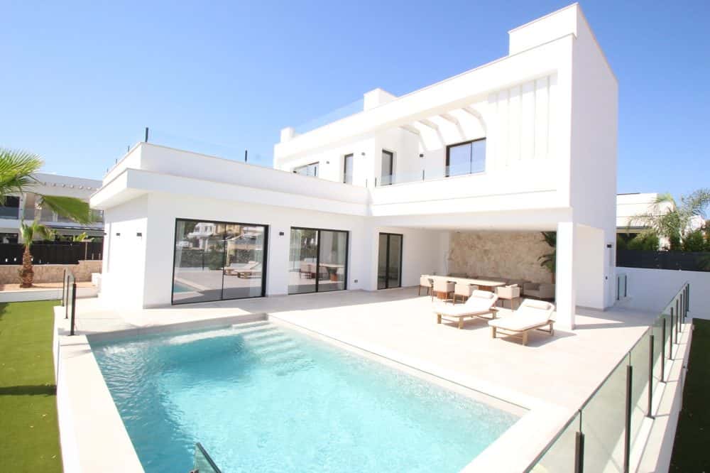 MARRATXÍ: MODERN VILLA WITH SALTWATER POOL AND PANORAMIC VIEWS