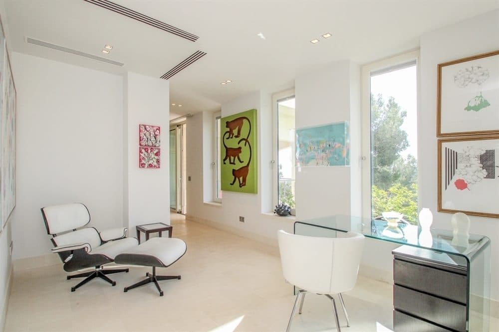 SON VIDA: DESIGNER VILLA WITH SEA VIEW 26