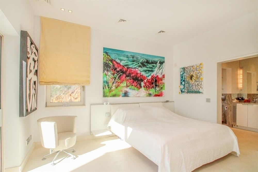 SON VIDA: DESIGNER VILLA WITH SEA VIEW 13
