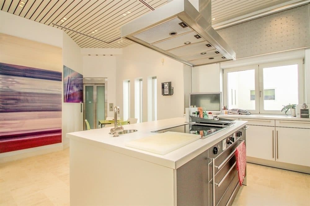 SON VIDA: DESIGNER VILLA WITH SEA VIEW 19