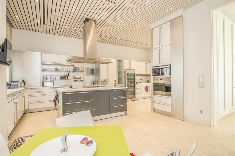 SON VIDA: DESIGNER VILLA WITH SEA VIEW 18