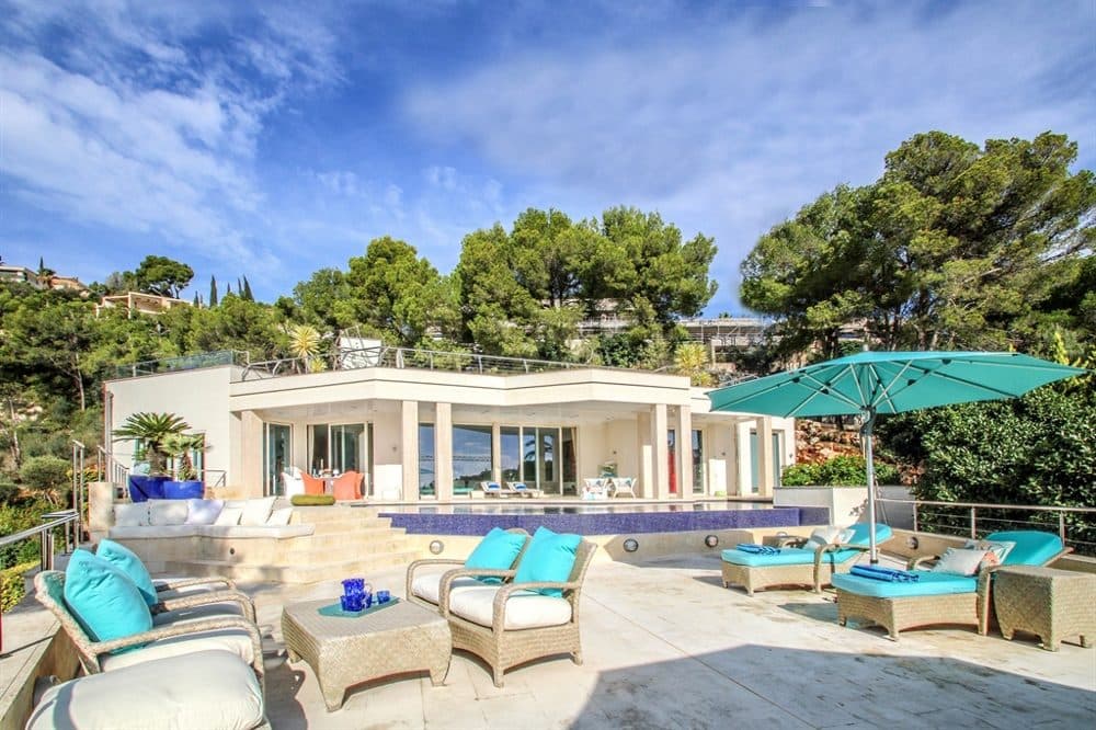SON VIDA: DESIGNER VILLA WITH SEA VIEW