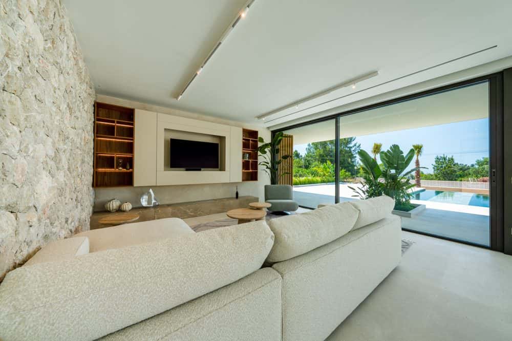 BUNYOLA: PREMIUM NEW-BUILD VILLA 30