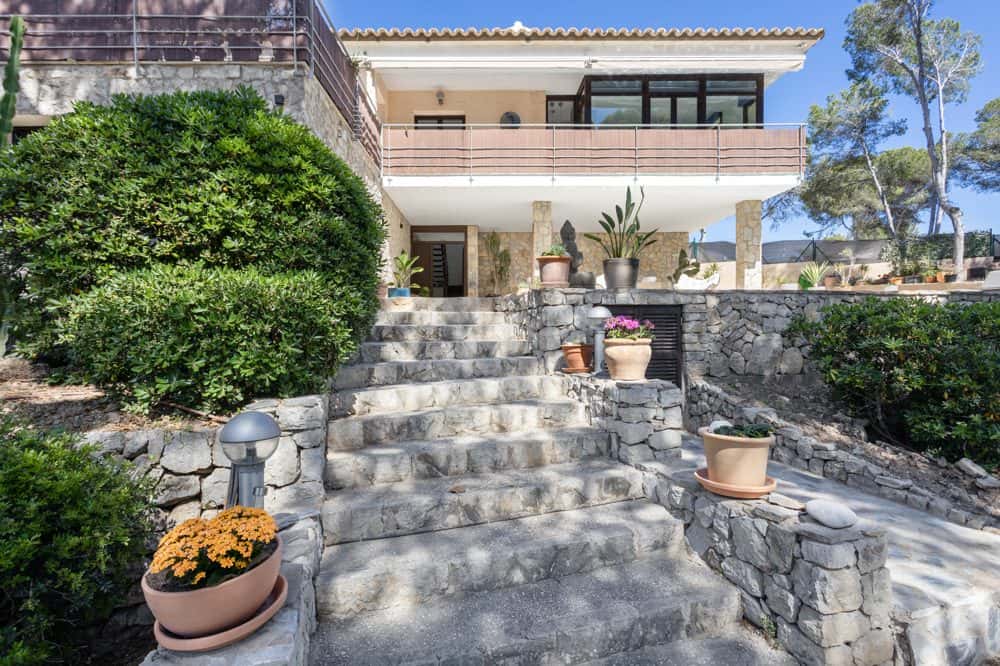 COSTA DE LA CALMA: MODERN CHALET WITH SEA VIEWS 4