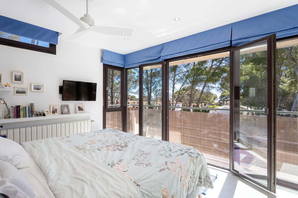 COSTA DE LA CALMA: MODERN CHALET WITH SEA VIEWS 9