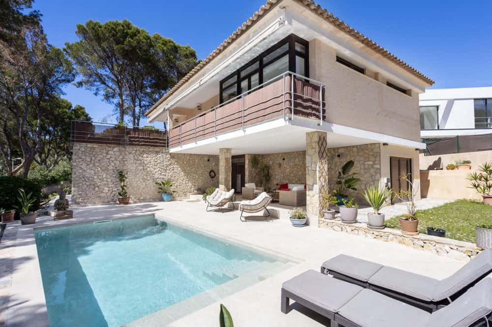 COSTA DE LA CALMA: MODERN CHALET WITH SEA VIEWS