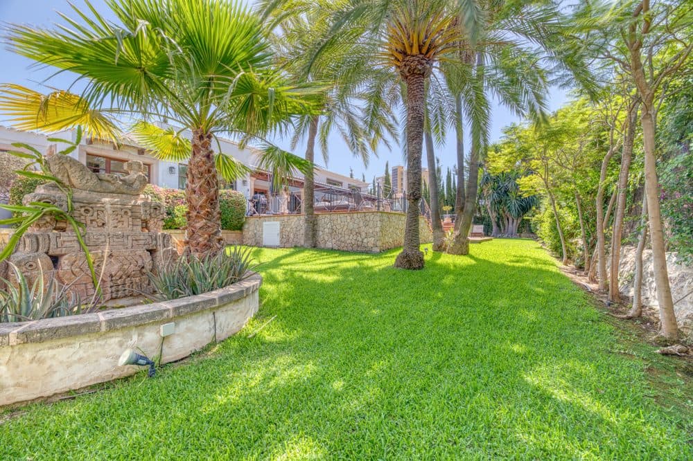 SANTA PONSA: EXCLUSIVE VILLA WITH GUEST HOUSE, 12-METER POOL & EXPANSION POTENTIAL 7