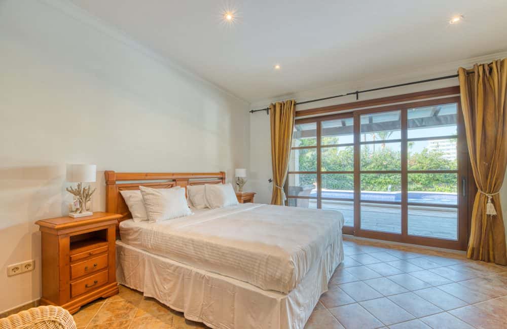 SANTA PONSA: EXCLUSIVE VILLA WITH GUEST HOUSE, 12-METER POOL & EXPANSION POTENTIAL 21
