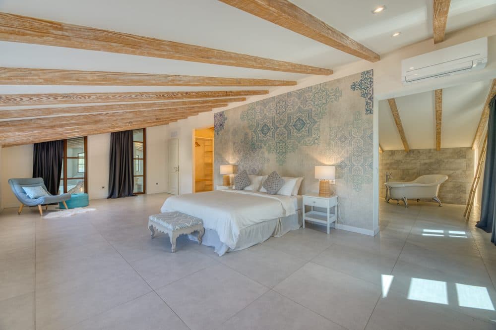 SANTA PONSA: EXCLUSIVE VILLA WITH GUEST HOUSE, 12-METER POOL & EXPANSION POTENTIAL 24