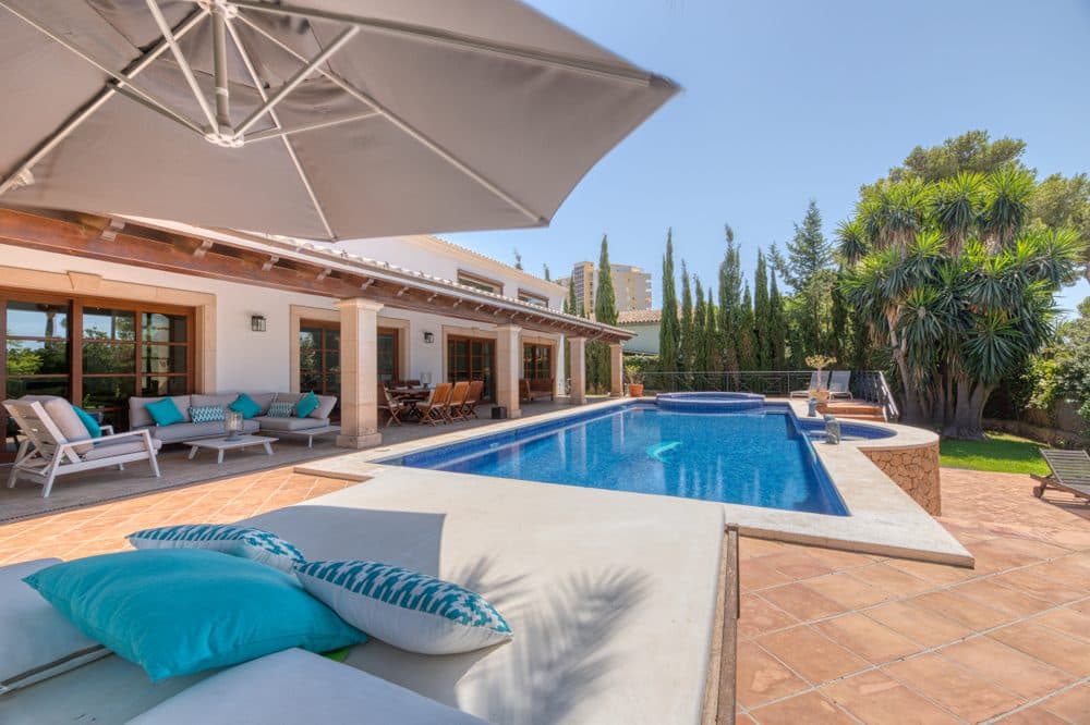 SANTA PONSA: EXCLUSIVE VILLA WITH GUEST HOUSE, 12-METER POOL & EXPANSION POTENTIAL 4