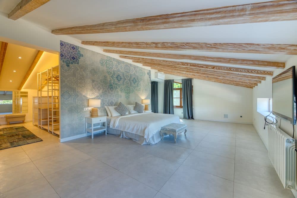 SANTA PONSA: EXCLUSIVE VILLA WITH GUEST HOUSE, 12-METER POOL & EXPANSION POTENTIAL 26