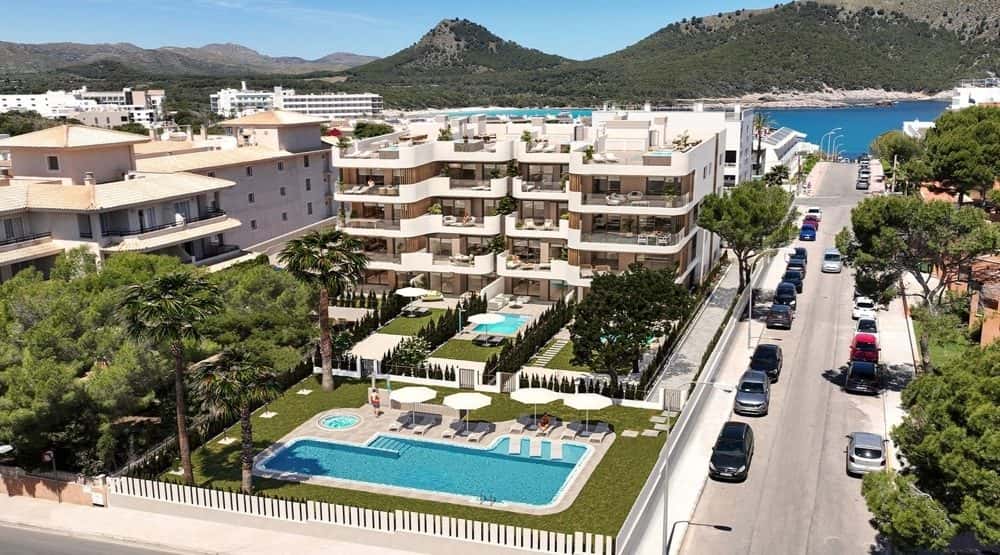 CALA RATJADA: NEWLY BUILT FLATS CLOSE TO THE BEACH