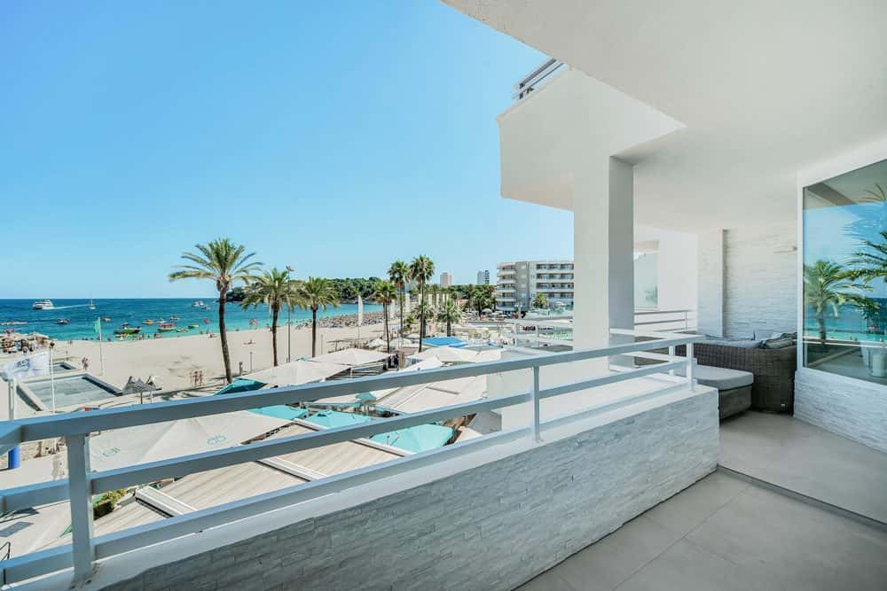 CALVIÀ: APARTMENT IN A DESIGNER RESIDENCE DIRECTLY ON THE BEACH