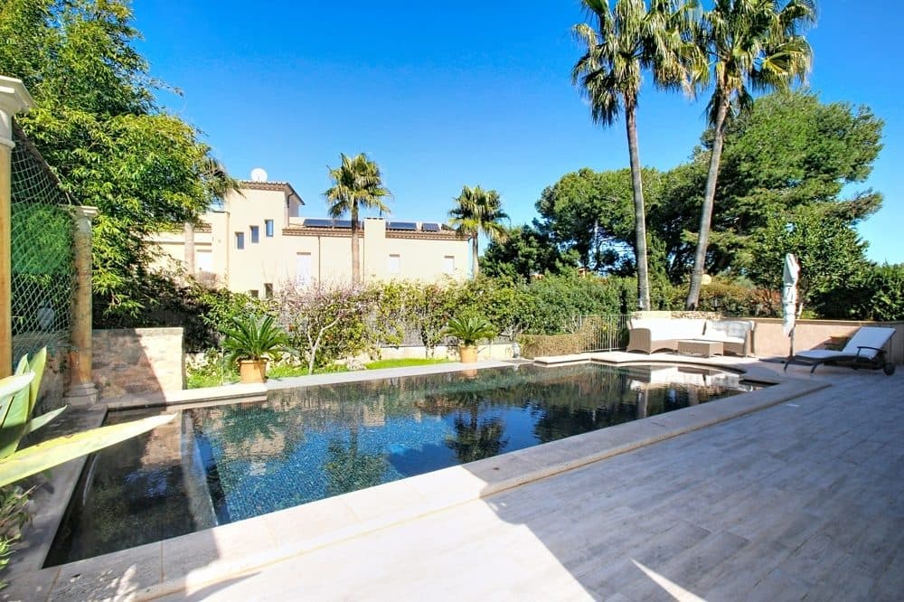 CALA BLAVA: VILLA CON PISCINA DE AGUA SALADA Y JARDÍN 5