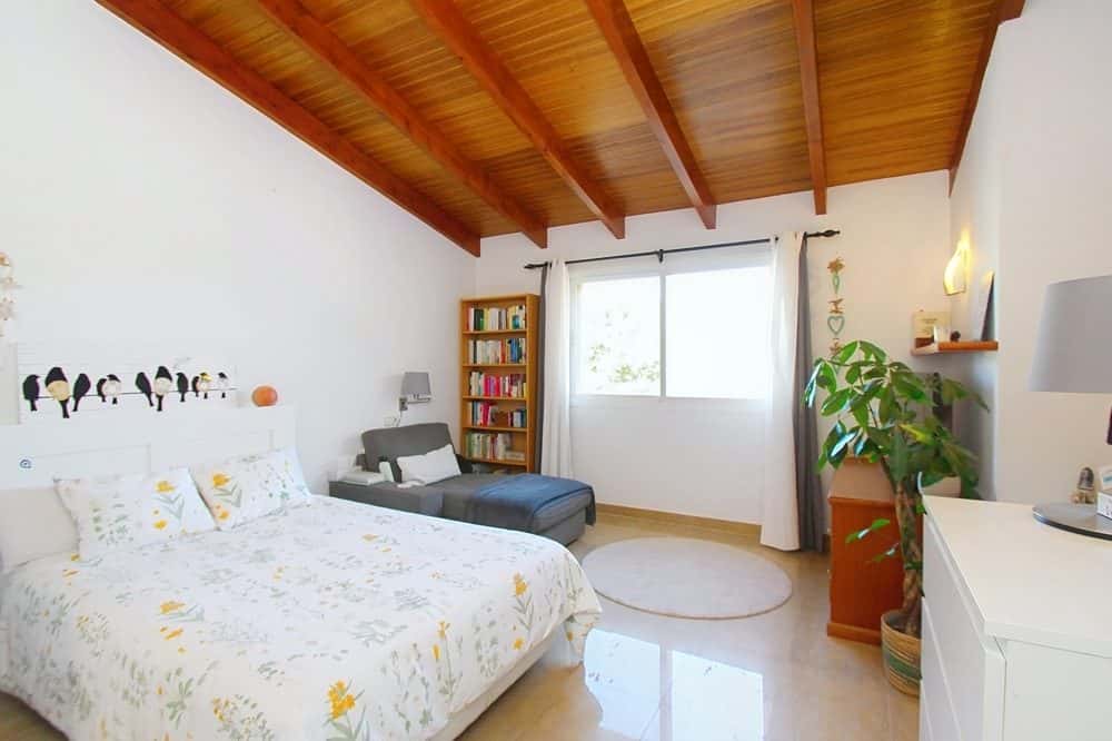 CALA BLAVA: VILLA WITH SALTWATER POOL AND GARDEN 28