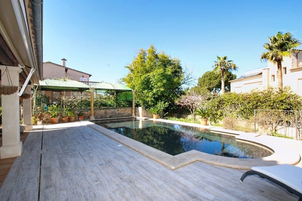 CALA BLAVA: VILLA CON PISCINA DE AGUA SALADA Y JARDÍN 4