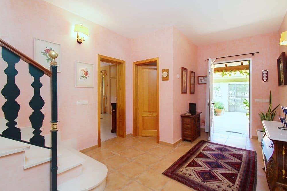 CALA BLAVA: VILLA CON PISCINA DE AGUA SALADA Y JARDÍN 19