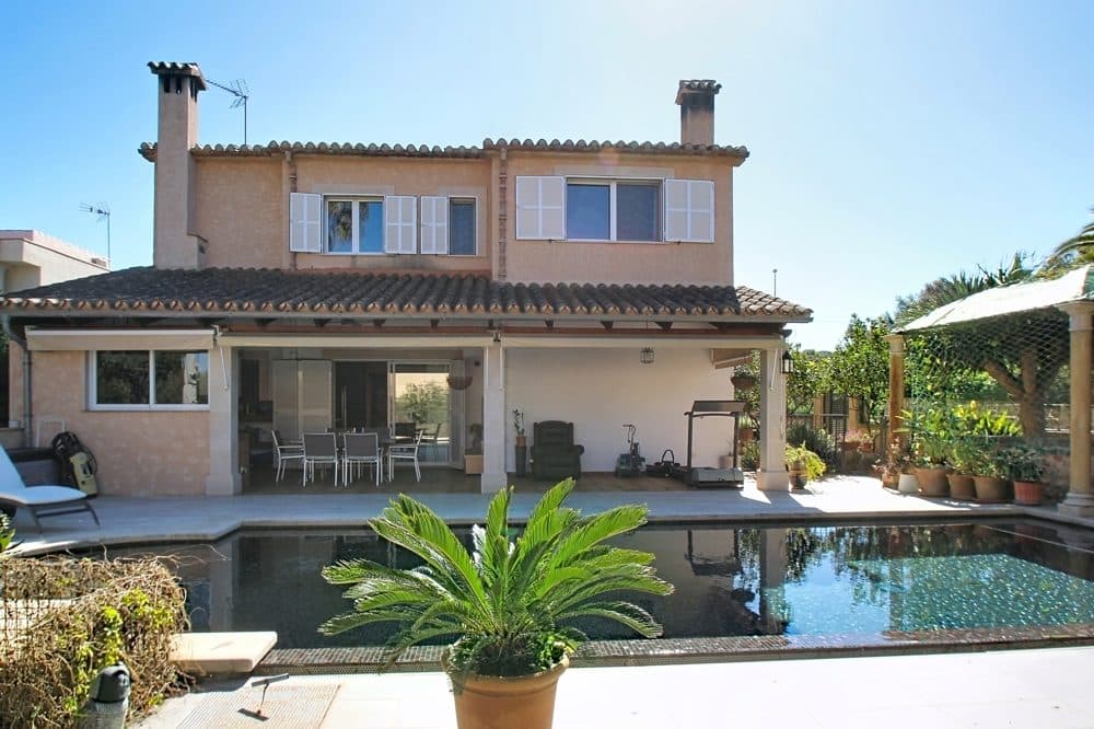 CALA BLAVA: VILLA CON PISCINA DE AGUA SALADA Y JARDÍN 3