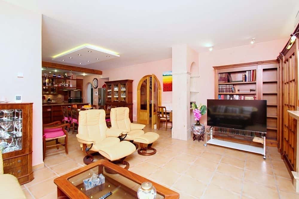 CALA BLAVA: VILLA WITH SALTWATER POOL AND GARDEN 15
