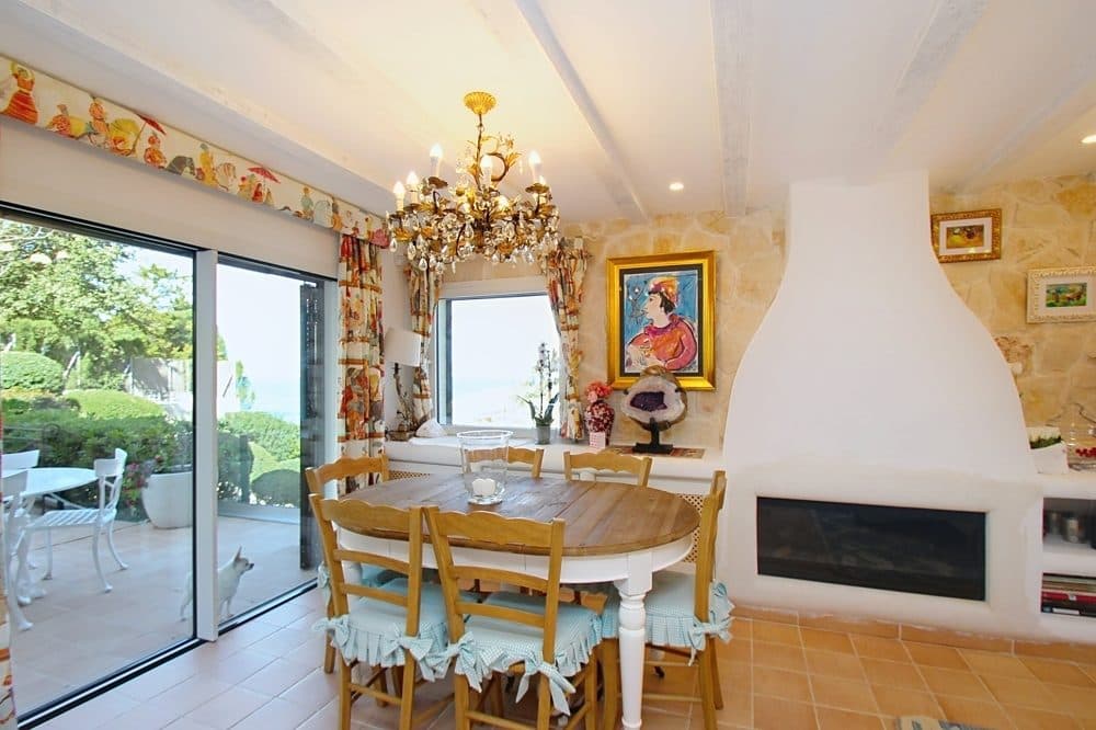 CALA BLAVA: VOLLSTÄNDIG RENOVIERTE WOHNUNG IN BUCHTLAGE 7