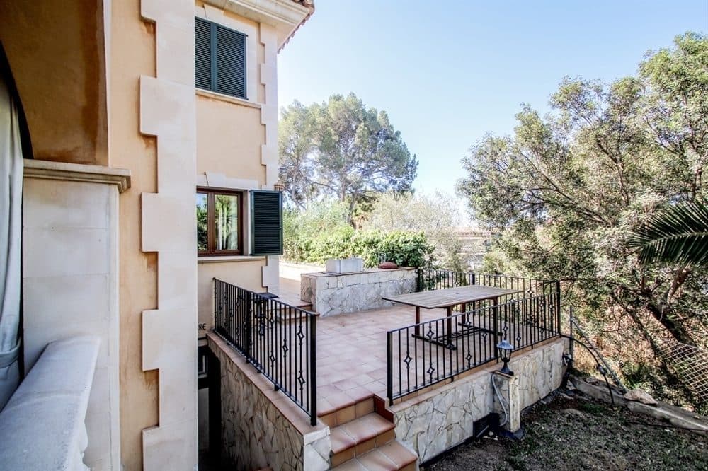 BENDINAT: RARITY! DETACHED SEMI-DETACHED HOUSE NEAR THE BEACH 6